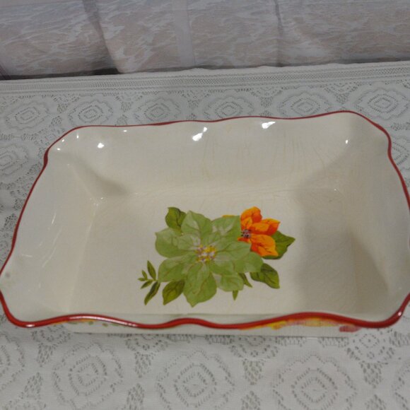 Pioneer Woman Poinsettia Pattern Ruffled Edge Ceramic Bakeware – Large Size - Picture 3 of 5